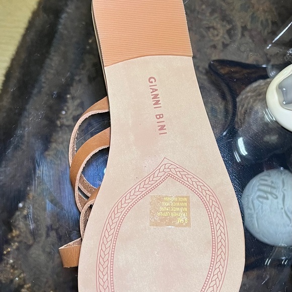Gianni Bini Leather Thong Sandals - Picture 5 of 5
